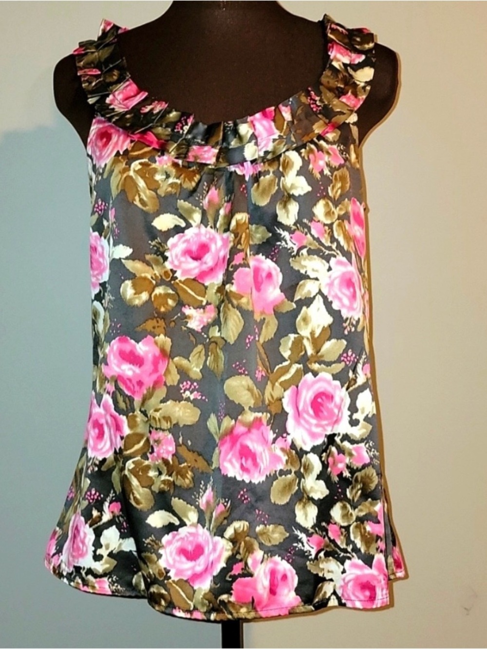 Loft Wide Ruffle Neck flowy fit Tank Top with Hot Pink Flowers, M